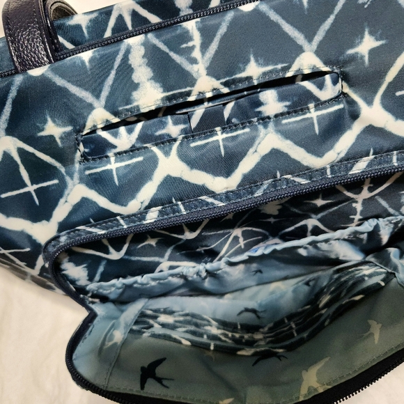 ❗SOLD❗ Lug Arpeggio Tote Bag in Diamond Navy - Picture 3 of 6